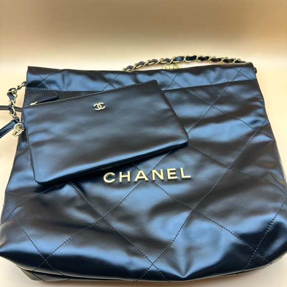 Chanel hobo bag authentic. Pre owned. - Picture 1 of 16